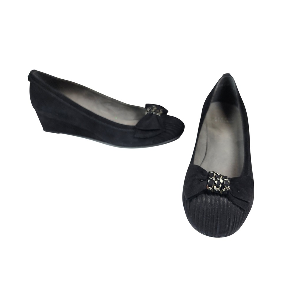 Stuart Weitzman Frobozzie Black Suede Pleated Wedge Bow Chain Link Shoe Womens 7